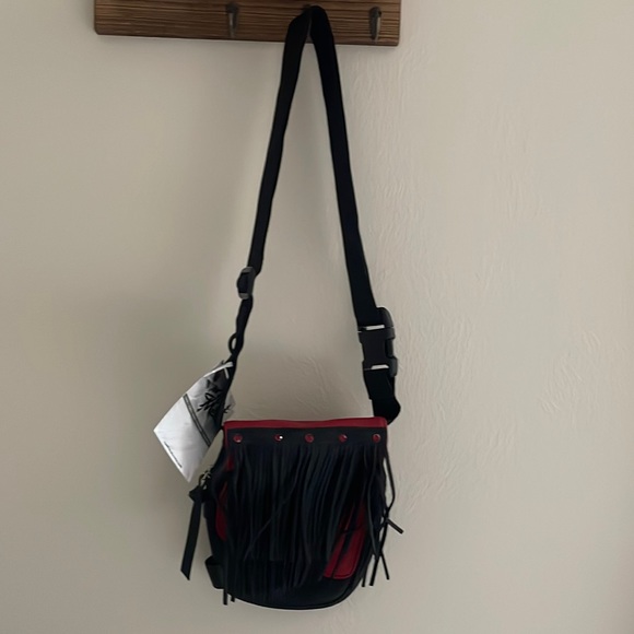 Just Me Genuine Leather crossbody with adjustable strap - Picture 1 of 6